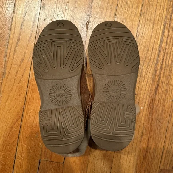 UGG Romley Buckle Chestnut Suede Boot Size 9 - Picture 3 of 5